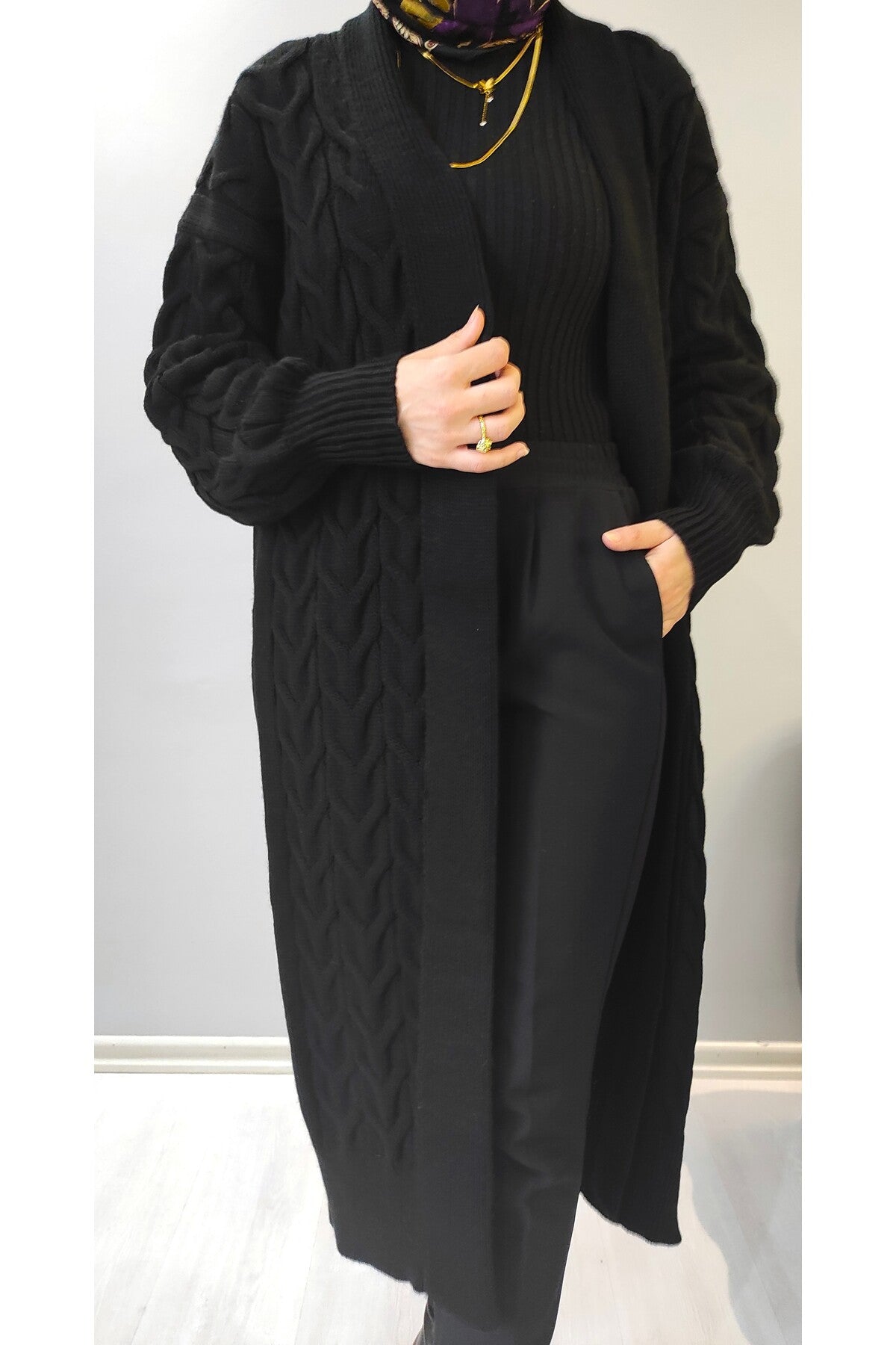 Kadın Uzun Oversize Triko Hırka – Saç Örgüsü Detaylı, Yün/Akrilik Karışım - Siyah